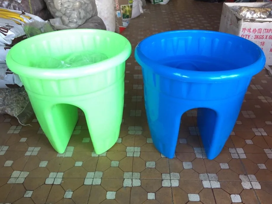 Chậu nhựa tròn viền đơn giản kẹp máng ban công lan cang